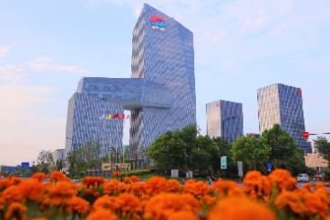 點(diǎn)贊！中國(guó)巨石榮登2023年玻璃纖維十大品牌榜單之首
